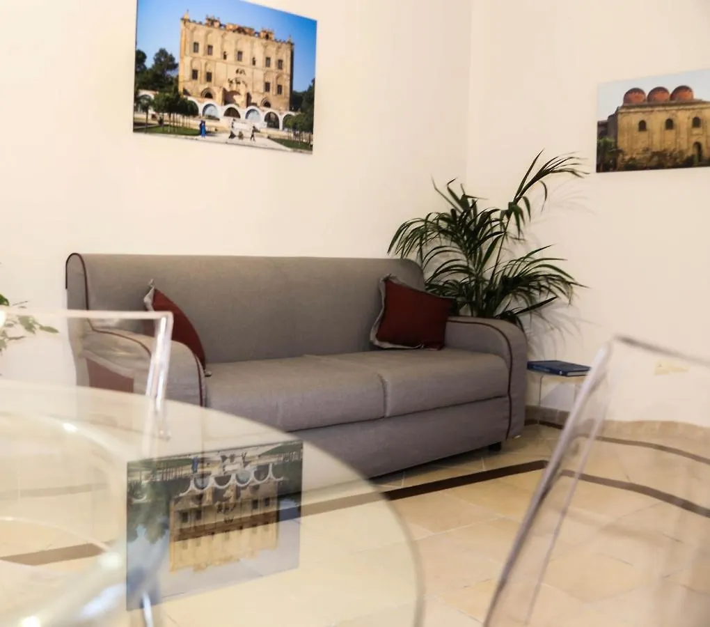 Sole Apartment Palermo 0*,  Italy